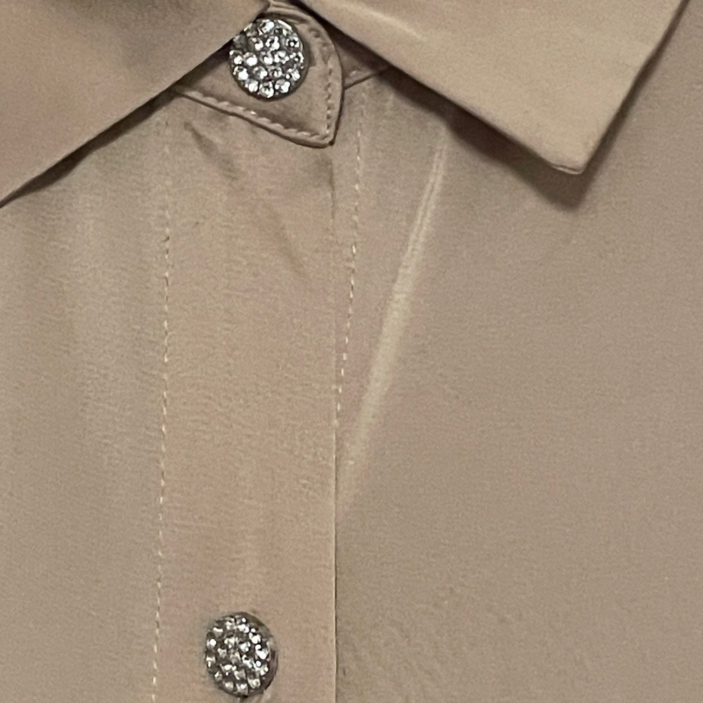 Tahari Elegant Cream Button-Up Pearl Buttons Blouse - Picture 3 of 11